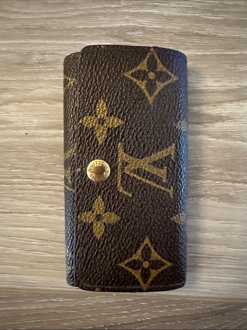 100% Authentic Louis Vuitton Monogram Canvas 4 Keys Holder